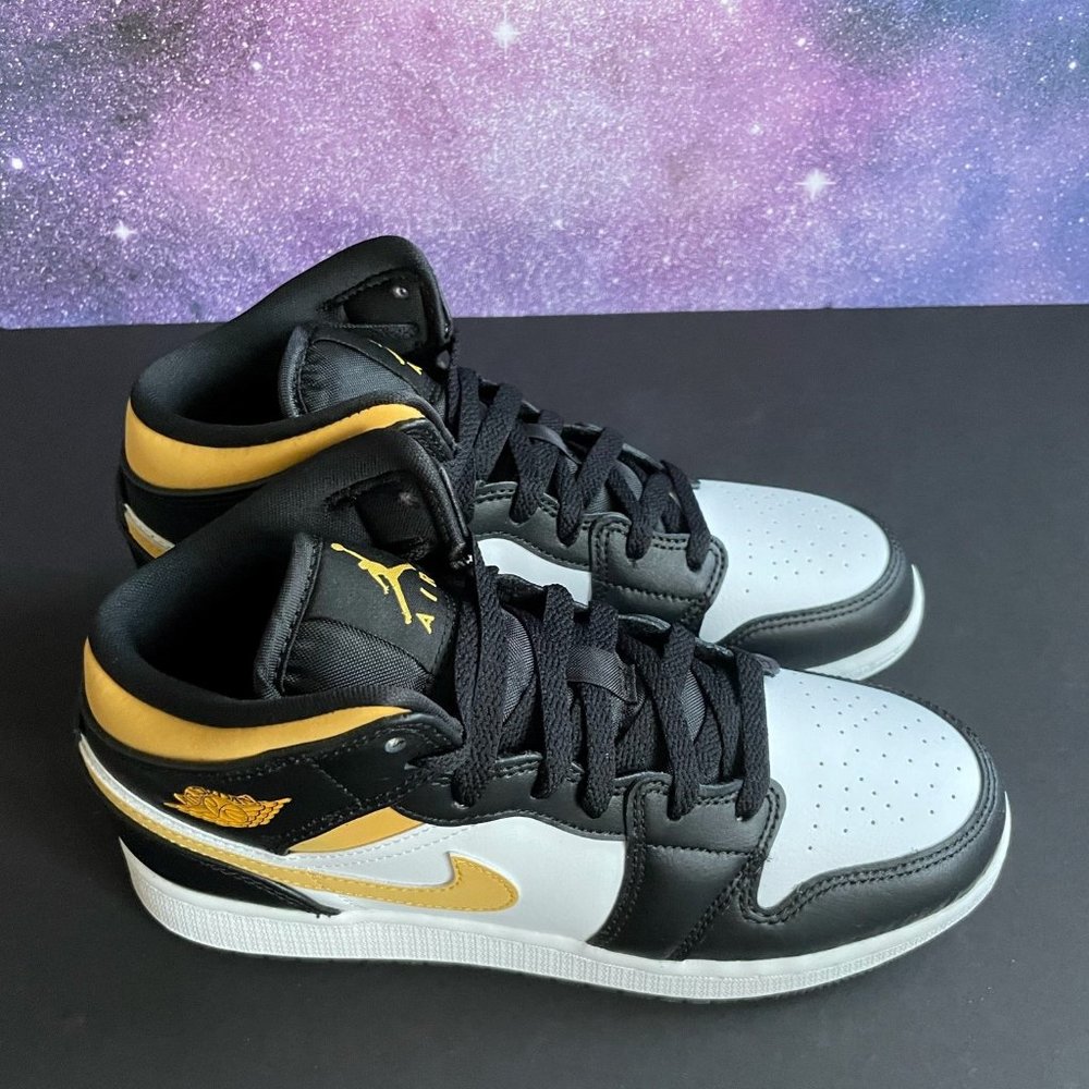 Size 5GS - Air Jordan 1 Mid Pollen MPN 554725-177